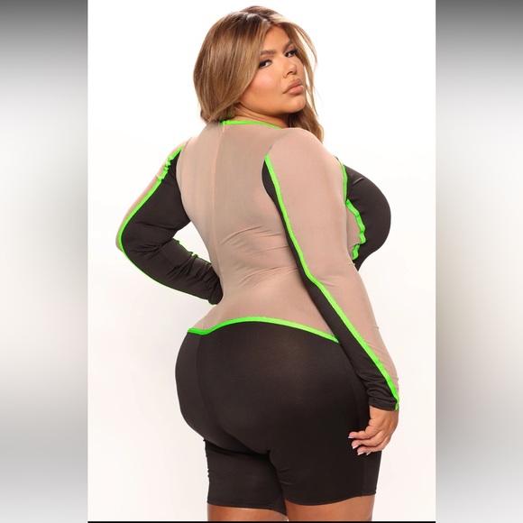 Fashion nova romper - Picture 3 of 4